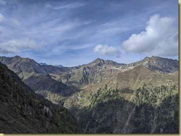 la cresta dalla Cima d'Azoglio (a destra) al Pizzo Straciugo e alla Cima del Rosso...