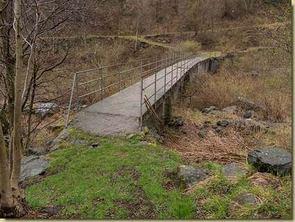 al ponte sul Torrente Loranco...