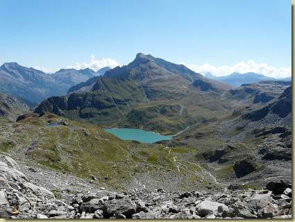 Lago del Vannino e i prati di Curzalma