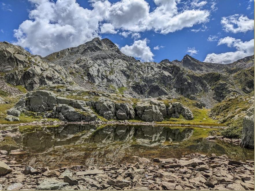 riflessi nel lago...