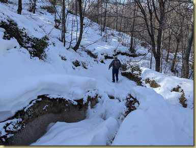 ancora parecchia neve sui versanti nord...