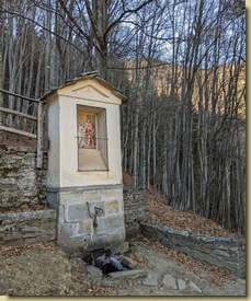 Cappella e fontanella alla Madonna del Callone...
