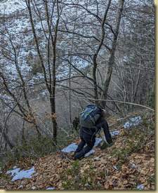 discesa sul ripido versante della Canvascia...