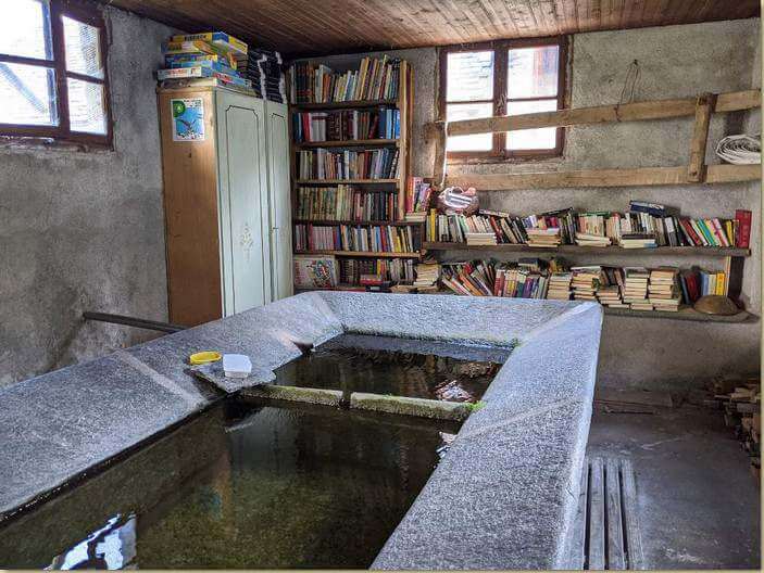 lavatoio/libreria...