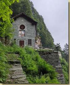 arrivo alla Madonna del Sasso...