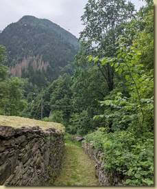 scendendo a Piaggiogna inferiore...