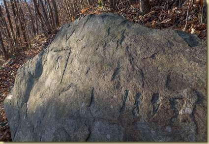 incisioni lungo il percorso...