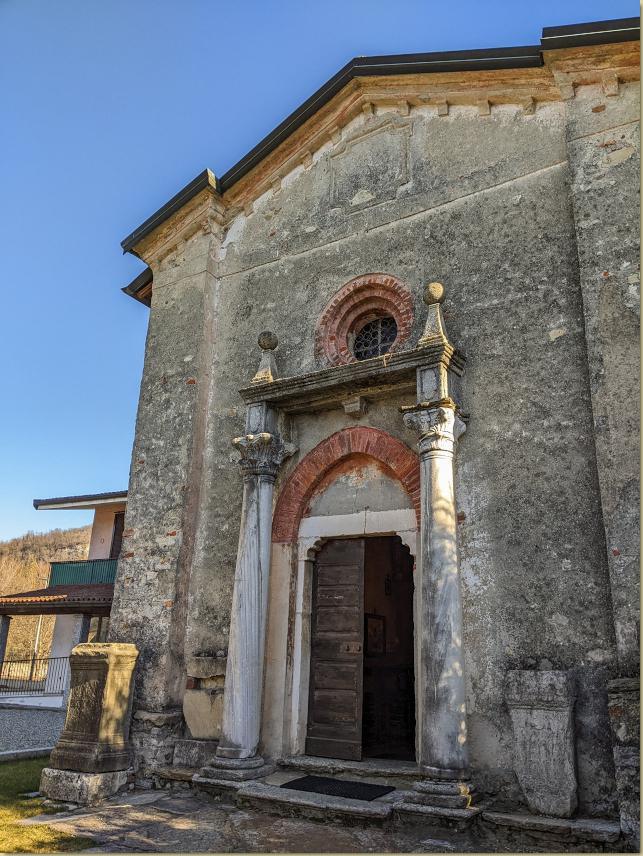 l'interessante Chiesa dei SS. Primo e Feliciano a Leggiuno...