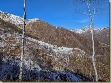 di fronte, Gurei...