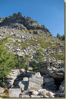 in alto, la cresta del Rothorn...