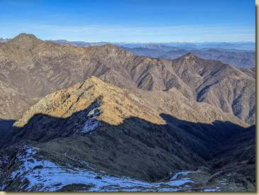 la dorsale che scende verso l'Alpe Farina...