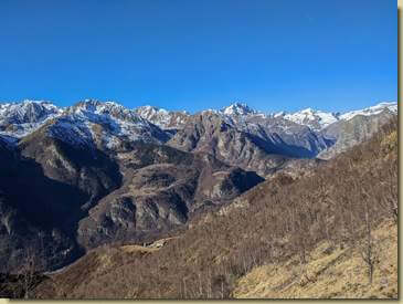 panorama verso la Cona e il Corno Bianco...