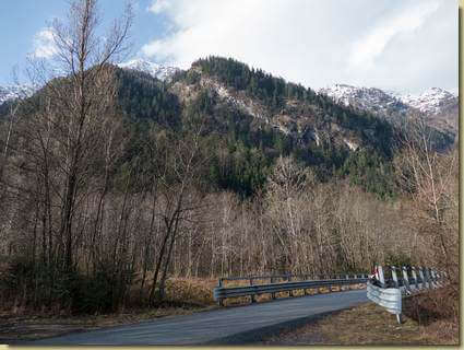 in alto, il dosso dell'Alpe Ciotter...