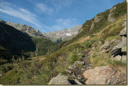salendo al Rifugio Andolla...