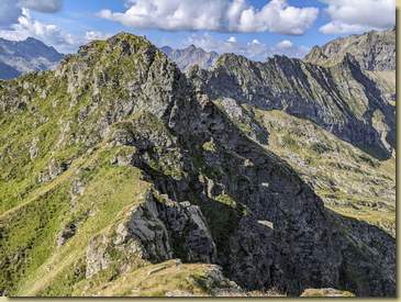 la cresta verso il Corno d'Otro 2494 m.