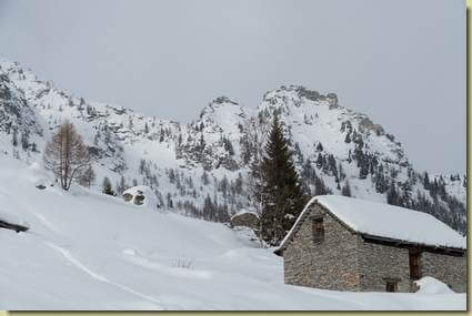 in alto, la Pizzetta di Brumei...