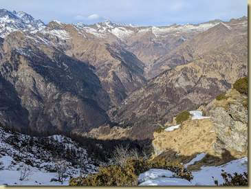 in basso, Dorca al sole...