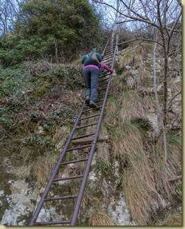 scendendo sulla scala...