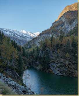 in alto a destra, al sole, la crestina della Croce della Garansla...