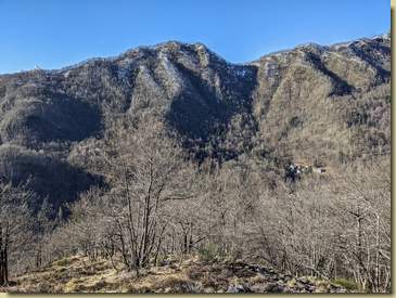 al centro la Cima Sion...