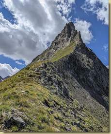 la slanciata cresta che sale alla Punta di Morasco...