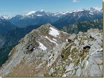 al centro la Cima del Quadrello...