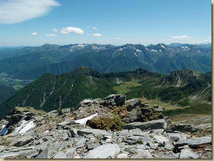 sullo sfondo le cime della Valgrande...