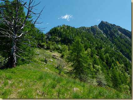 a destra la Cima del Quadrello...