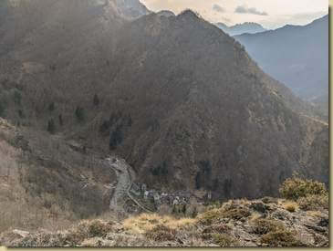 Valbella inferiore già all'ombra...