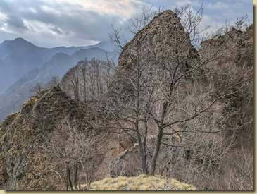 vista dalla sommità a est della selletta....