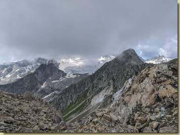 a destra, la Punta Lebendun...