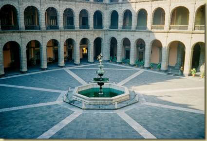 Citt&agrave; del Messico - all'interno del Palazzo Nazionale
