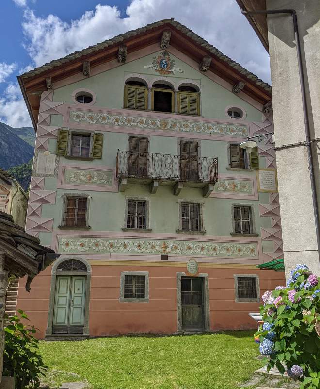 Casa Belli...