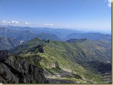 sulla cresta, vista sul versante opposto...