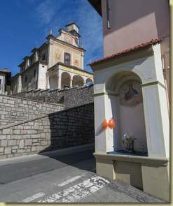 verso la Chiesa Parrocchiale...