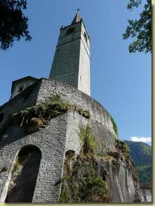 il campanile della Chiesa costruita sulla roccia...