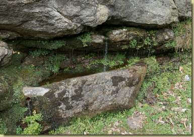 fontana scavata nella roccia...
