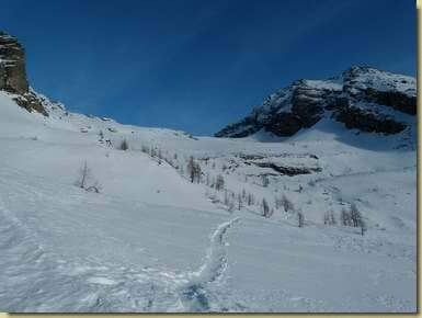 il pendio che sale verso i laghi...