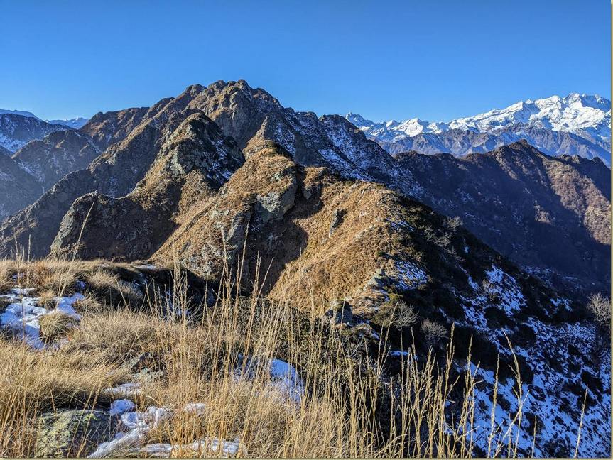 la cresta tra la Valle Strona di Postua e la Val Gavala...