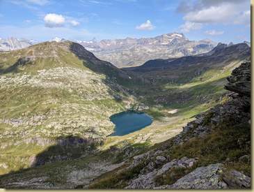 Lago di Pojala, sullo sfondo l'Arbola...