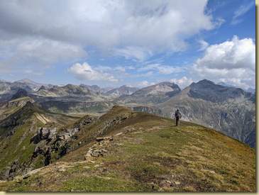 proseguiamo lungo la cresta nord del Pojala...