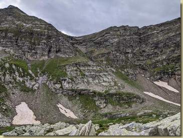 al centro il Passo Lareggio...
