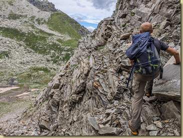 per poi traversare a sinistra in un punto favorevole...