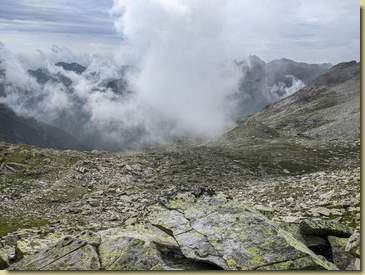 al Passo Lareggio, il versante svizzero...