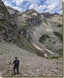 più in basso scendiamo per un tratto lungo le pietraie mobili (più sbrigativo...)