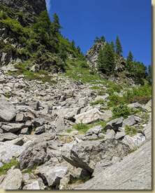 verso il canalino erboso...