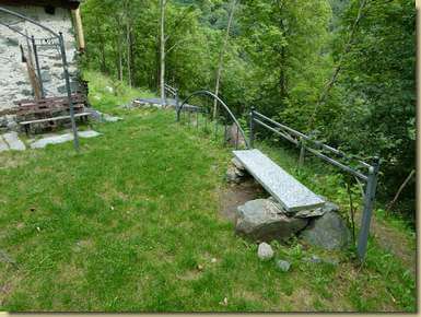 letto riciclato all'Alpe Pianzei...