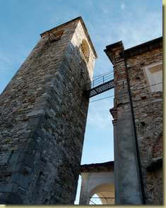 passaggio sopraelevato per il campanile...