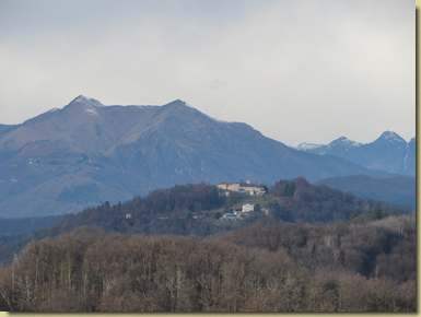 teleobiettivo verso il Monte Mesma...