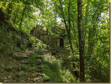 verso i ruderi del piccolo nucleo de Il Cios...